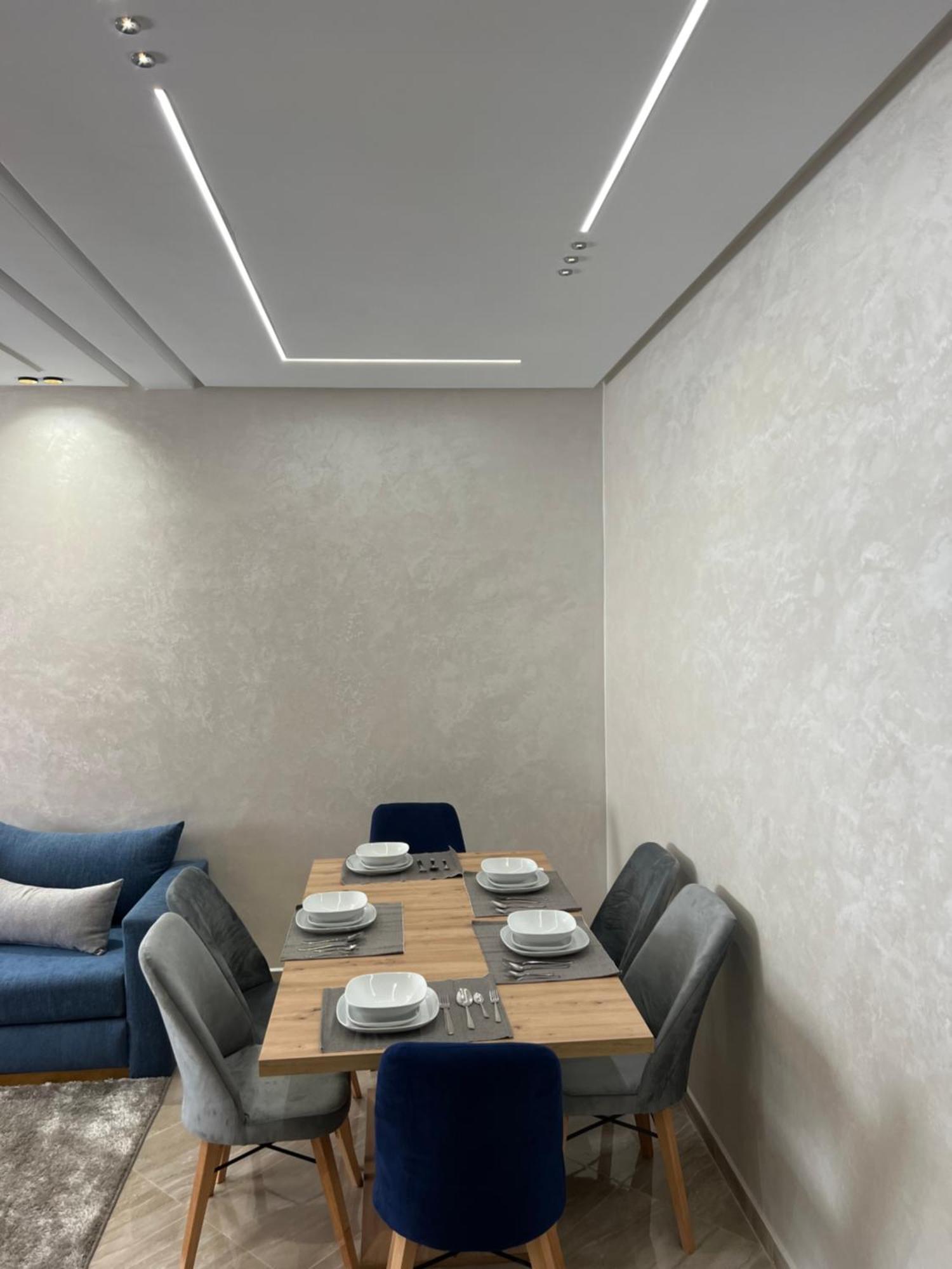 Safran Avec Piscine Apartment *
